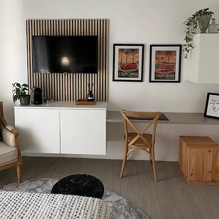 Galerie 473 L'art De Vivre A Apartment Metz